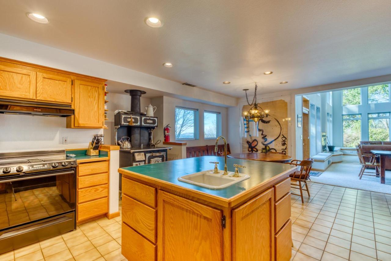 Forest Ridge Retreat Coos Bay Εξωτερικό φωτογραφία
